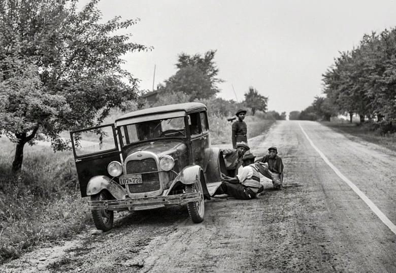 2. Rok 1940 - wędrowna ekipa zbieraczy owoców z Lusiany w Michigan