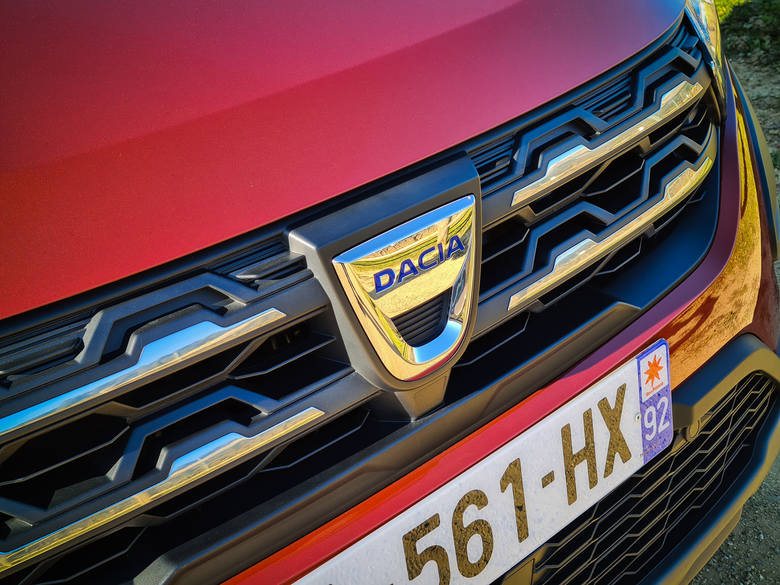 Dacia przestała być tylko i wyłącznie marką dla najmniej zamożnych. Obecnie to marka samochodów dla tych, którzy potrafią kalkulować i nie lubią marnować