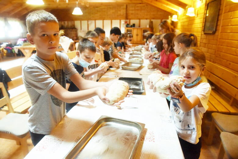 Od ziarenka do bochenka - zajęcia dla dzieci w Karczmie Taberskiej w Janowcu koło Babimostu