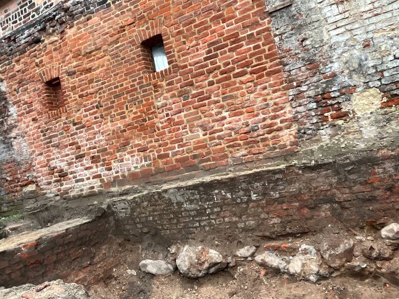 Zanim powstanie nowy budynek KW PSP w Toruniu muszą zakończyć się prace archeologiczne