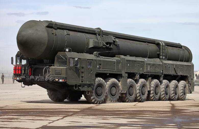 Pocisk balistyczny RS-24 Jars, zdolny do przenoszenia broni atomowej. Według ukraińskiego wywiadu podczas ostatnich testów zboczył on z wyznaczonego