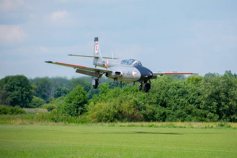 Odrzutowy TS-11 Iskra. Pierwsza polska konstrukcja lotnicza napędzana silnikiem odrzutowym. Najnowszy nabytek we flocie Pronaru.