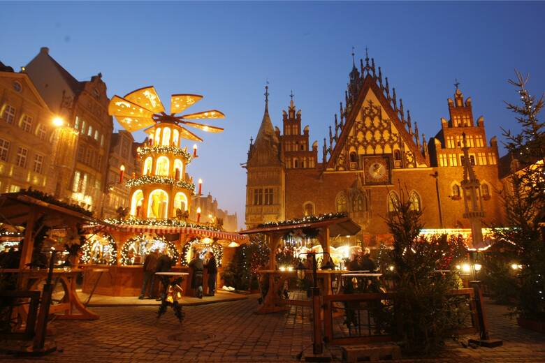 Redakcja Daily Mail doceniła piękno i staranność świątecznych dekoracji Wrocławia.