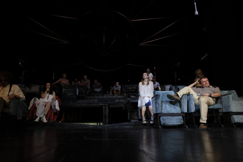 W Teatrze im. Wilama Horzycy odbyła się ostatnia premiera w tym sezonie. Tym razem twórcy teatralni wzięli na warsztat opartą na faktach historię wielokrotnego zabójcy. Spektakl "Roberto Zucco" stworzono na podstawie dramatu francuskiego pisarza Bernarda-Marie Koltèsa. 