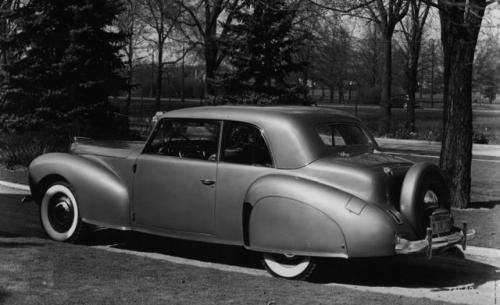 Fot. Licoln: Najsłynniejszy model Lincolna to Continental. Na zdjęciu model z 1940 r.