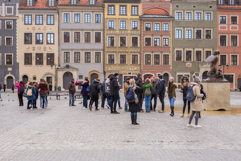 Warszawska Organizacja Turystyczna promuje miasto na wiele sposób. Jednym z nich jest organizowanie wycieczek tematycznych "Warszawa dla Szkół".