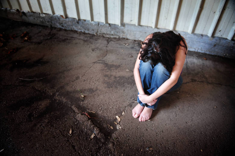 Małoletnie ofiary gwałcicieli muszą korzystać ze specjalnych terapii