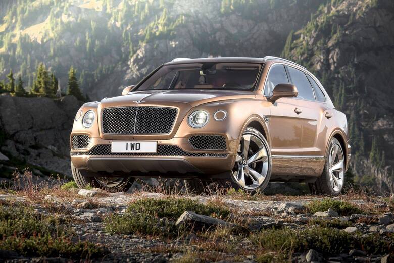 Znakiem rozpoznawczym samochodów Bentley'a jest luksusowe wykończenie wnętrza. Nie inaczej jest w przypadku SUV-a tej marki / Fot. Bentley