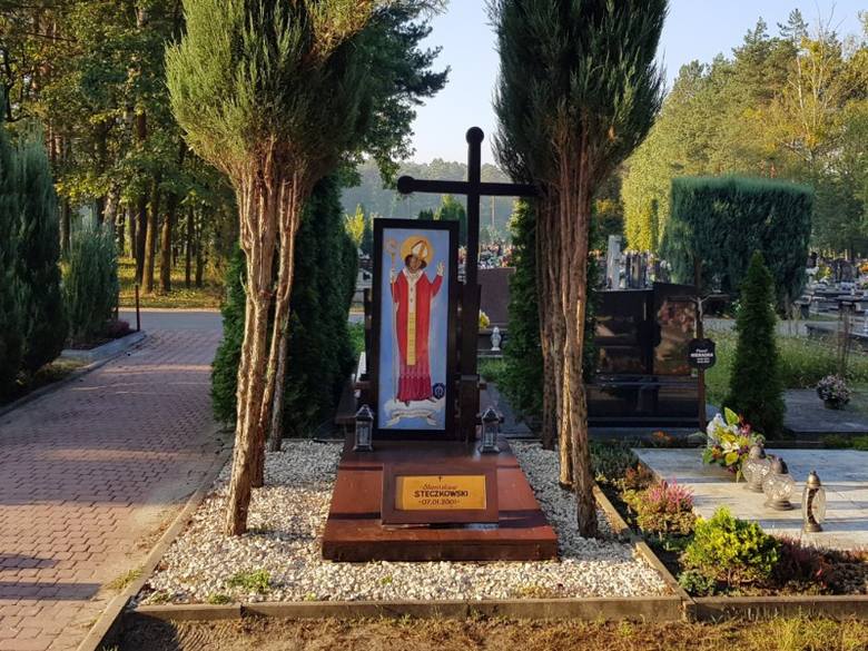 Tak niegdyś wyglądał grób Stanisława Steczkowskiego na cmentarzu komunalnym w Stalowej Woli