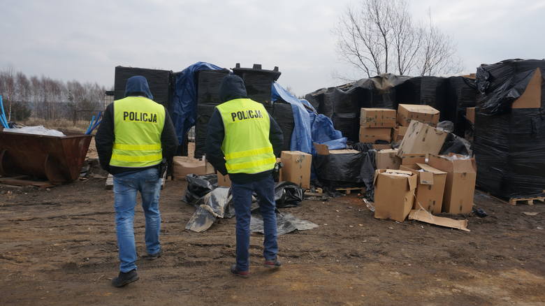 Markowice koło Myszkowa: znaleźli 10 ton nielegalnego tytoniu 