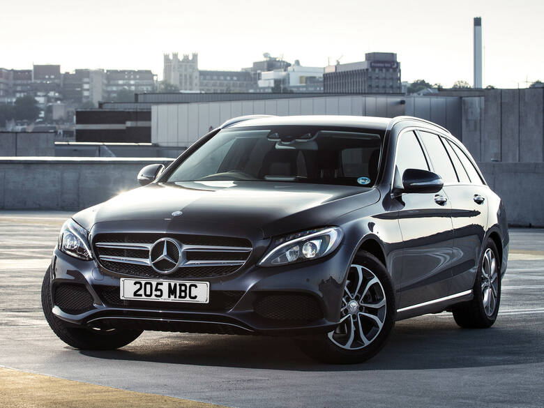 Mercedes Klasy CPojemność bagażnika (l): 490 (1510)Cena wersji podstawowej (zł): 123 600 Fot. Mercedes-Benz