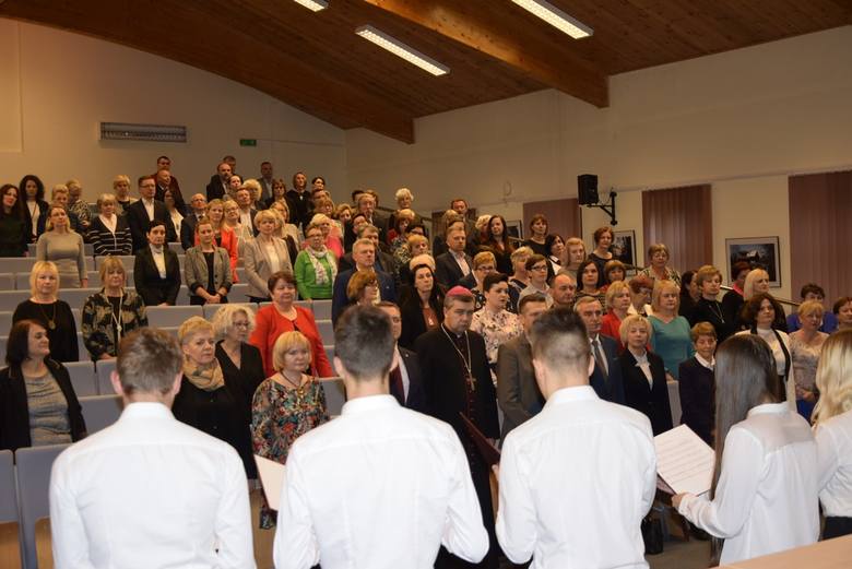 W poniedziałek, 25 listopada, w auli Państwowej Uczelni im. Stefana Batorego w Skierniewicach obchodzono jubileusz 30-lecia działalności Wojewódzkiego Ośrodka Doskonalenia Nauczycieli w Skierniewicach. 
