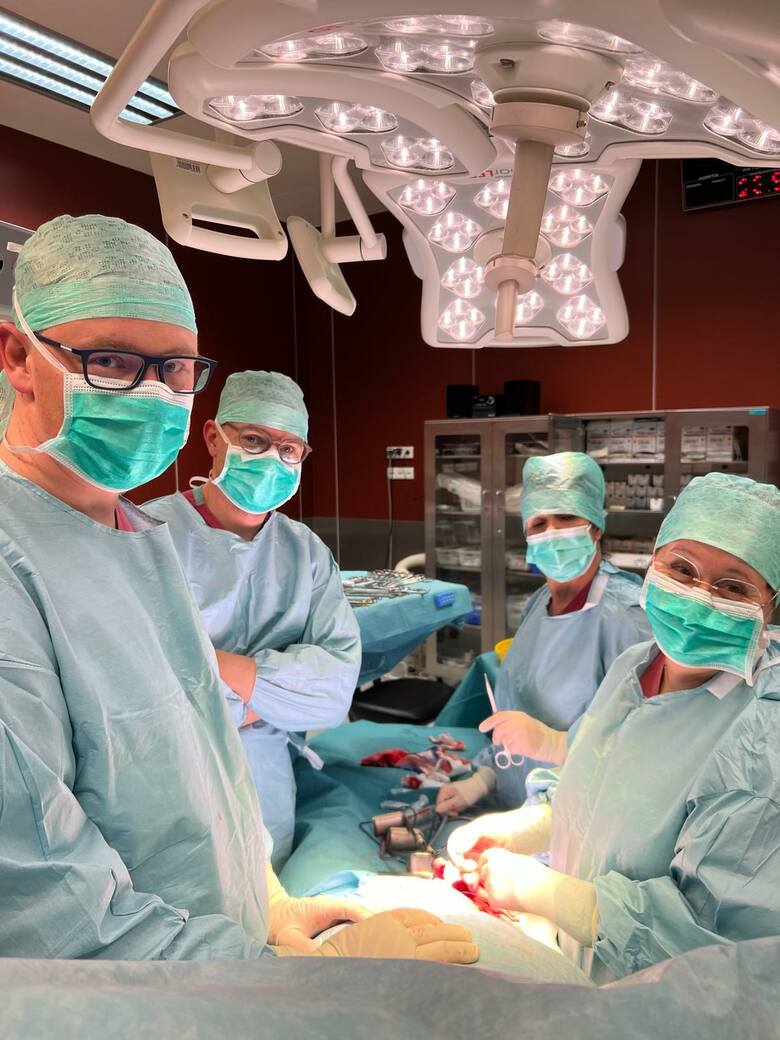 Dzień, w którym przeprowadzono jednoczasową transplantacje serca i nerki u Pani Dominiki, był bardzo pracowity dla śląskich transplantologów. Tego samego