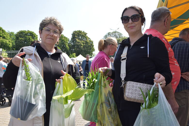 Na zakupy roślin przyjechały do Nowej Soli pasjonatki ogrodu panie Zenona i Ewelina z Nowogrodu Bobrzańskiego. Panie przyznały, że lubią takie wydarzenia.
