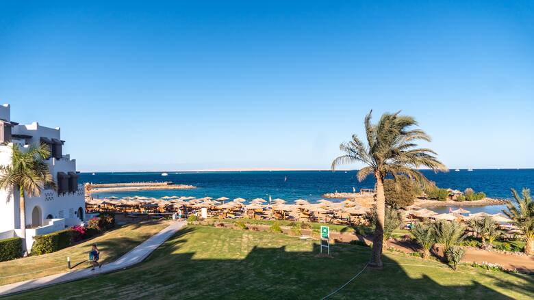 Kurorty takie jak Hurghada są popularne przez cały rok.