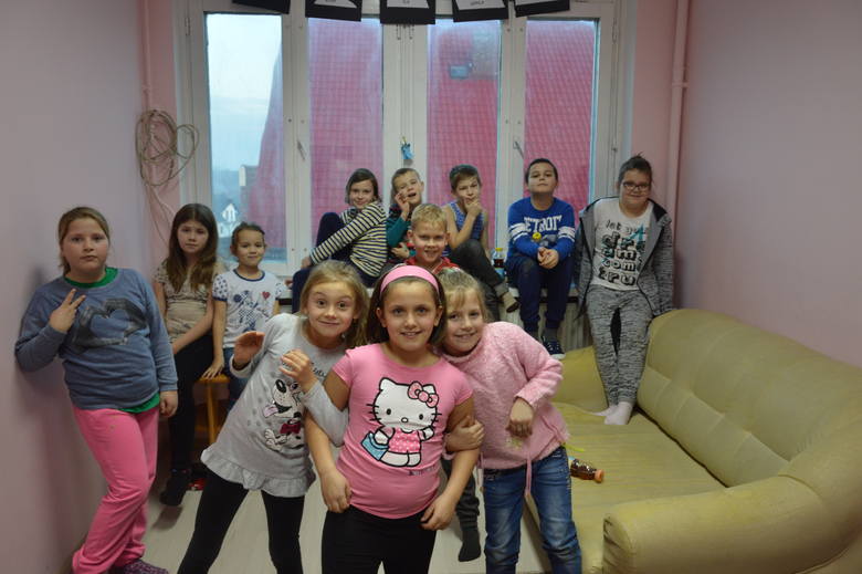 Dzieci ze świetlicy środowiskowej w Żarach - Kunicach  marzą o choince, grach planszowych, lalkach Barbie oraz Xboxach 360. Jednak najważniejsza dla