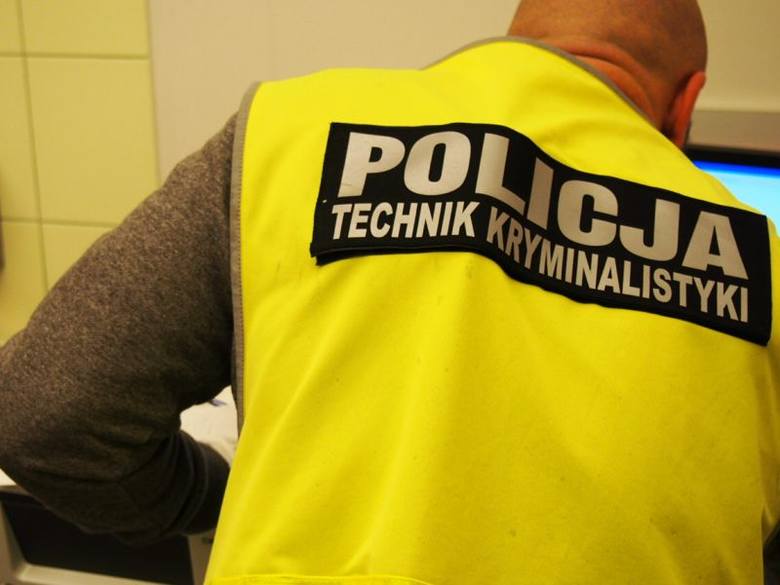 W sobotę, 12 grudnia rano świebodzińscy policjanci otrzymali informację, że lubuskim odcinkiem S3 mogą jechać w stronę Szczecina dwa skradzione w Niemczech range rovery. 