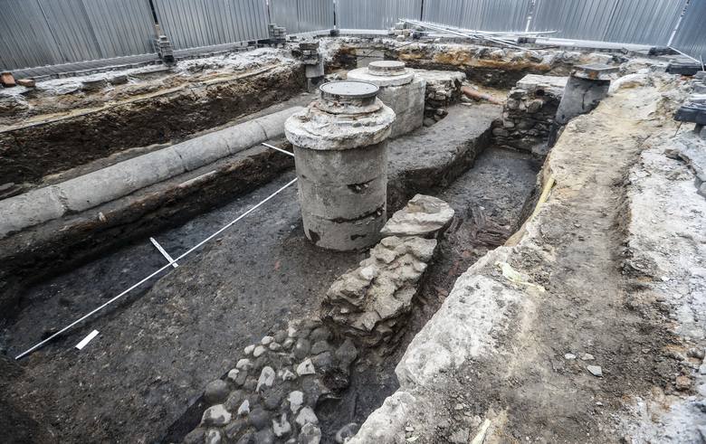 Archeolodzy odkryli resztki Bramy Sandomierskiej na ulicy Grunwaldzkiej w Rzeszowie.