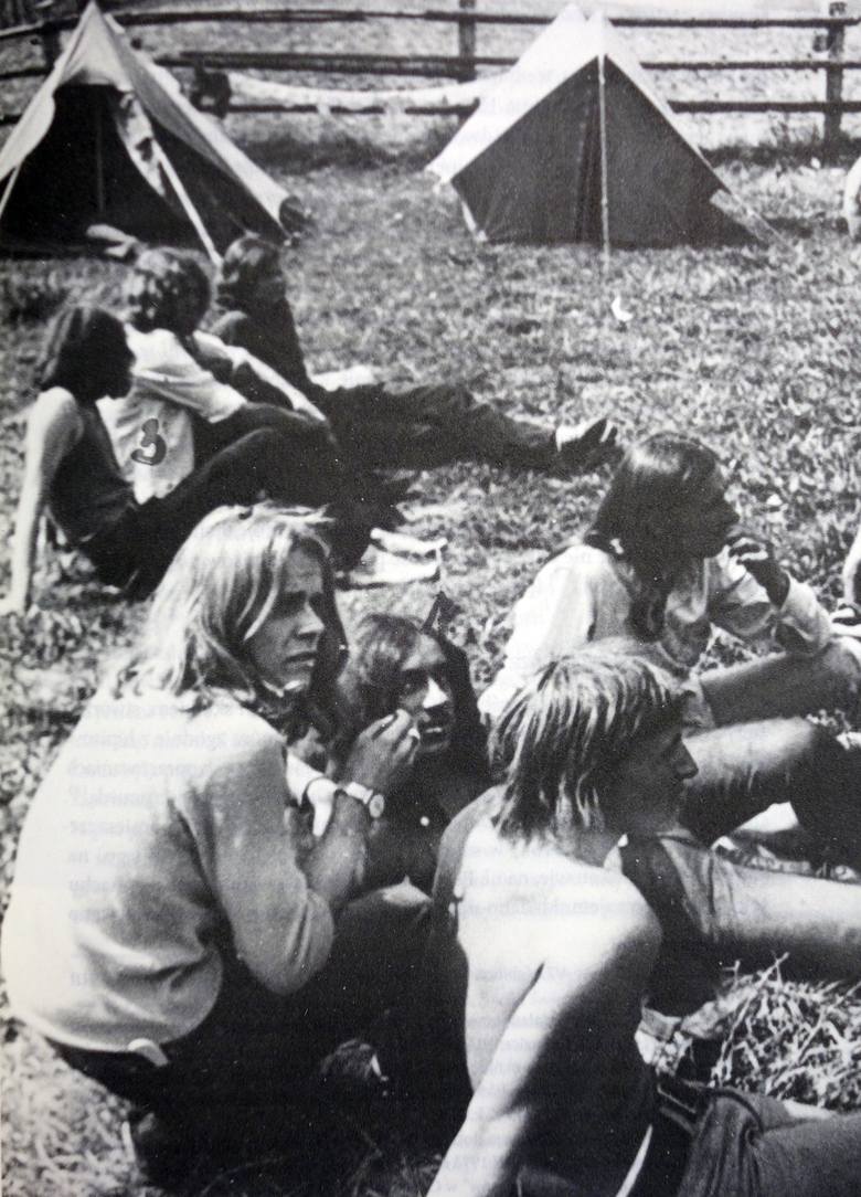 Obozowisko hipisów u stóp Jasnej Góry w Częstochowie, sierpień 1971 r. 