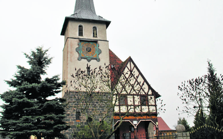 Dach na zabytkowym kościele w Przełazach do wymiany