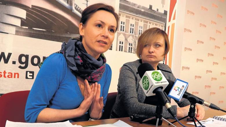- Po to zatrudniamy prezydentów, aby znali się na prawie - mówi Alina Czyżewska (lewej) w towarzystwie Marty Bejnar-Bejnarowicz.