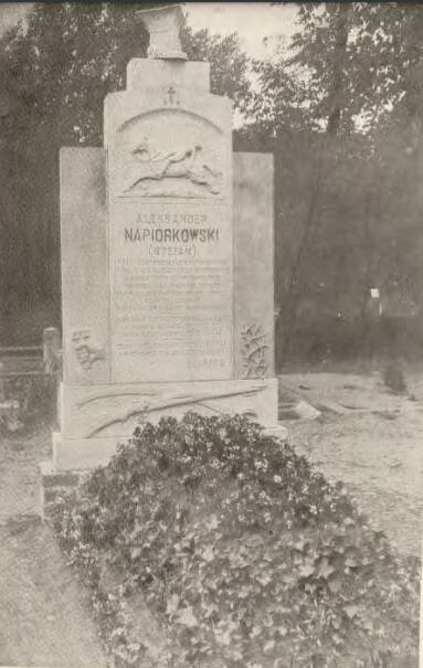 Grób Aleksandra Napiórkowskiego w okresie międzywojennym