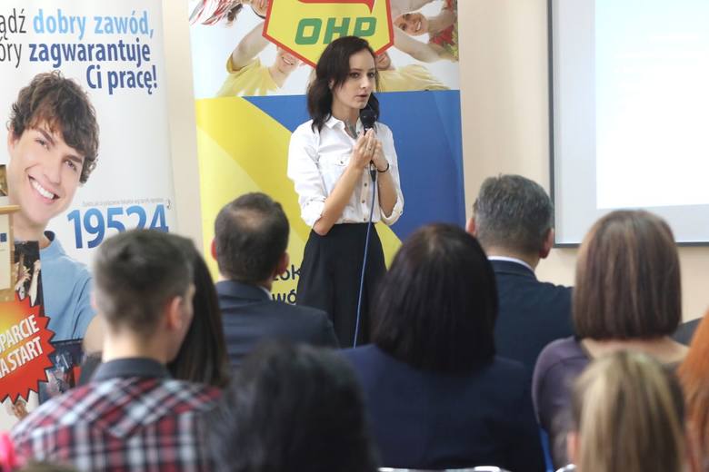 Dominika Rączka, która wzięła udział w projekcie, przygotowała prezentację podsumowującą odbyte praktyki.