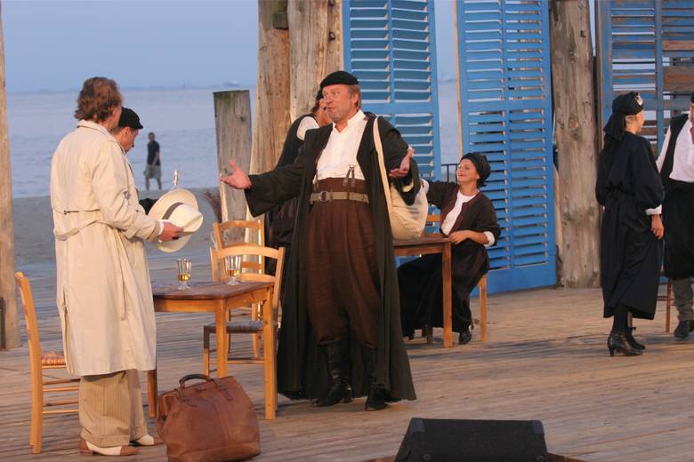 „Grek Zorba” (w tytułowej roli Dariusz Siastacz). Na scenie słoneczny Pireus, portowa tawerna. Premiera 14 lipca  2006
