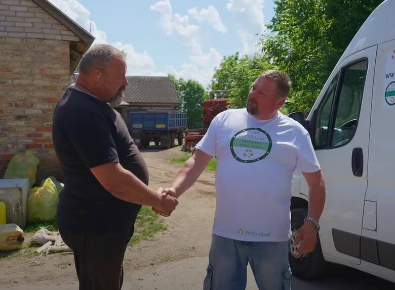 Bogdan przywitał przedstawicieli firmy na swoim gospodarstwie