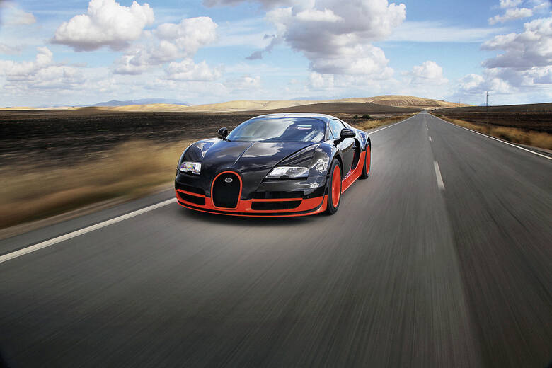 1. Bugatti Veyron 16.4 Super SportCena: 6 795 000 złSilnik: V16, 1200 KMPrędkość maksymalna: 415 km/hPrzyspieszenie 0-100 km/h: 2,5 s Podobno zwykły