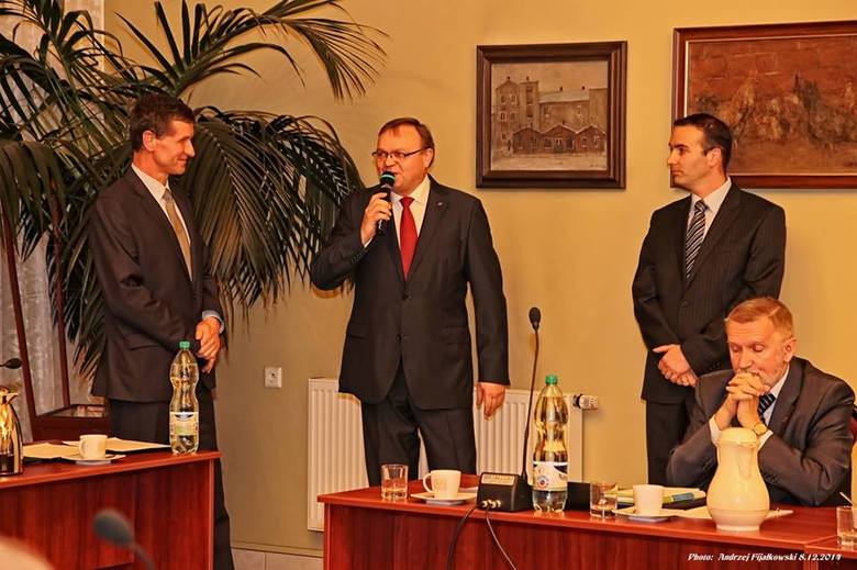 Od lewej: Stanisław Piechula, burmistrz Mikołowa i jego zastępcy: Bogdan Uliasz i Mateusz Handel
