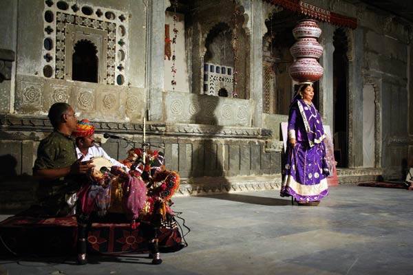 Podróz po Indiach<br /> Tradycyjne tance. Udaipur, Radzastan.