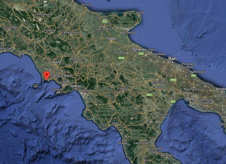 Włoski rząd planuje ewakuację mieszkańców okolic Neapolu. Obawia się erupcji superwulkanu