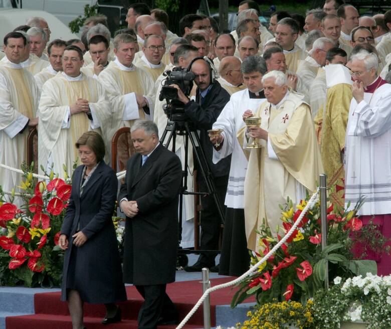 Papież pierwszego dnia pielgrzymki spotkał się z polskim duchowieństwem w Archikatedrze świętego Jana oraz z ówczesnym prezydentem śp. Lechem Kaczyń