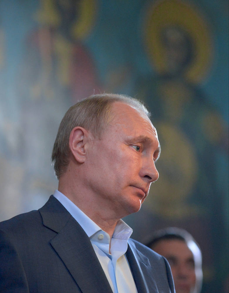- Nie podejmiemy żadnych działań, zanim nie zobaczymy rakiet na sąsiadujących z nami obszarach - zaznaczył Putin.