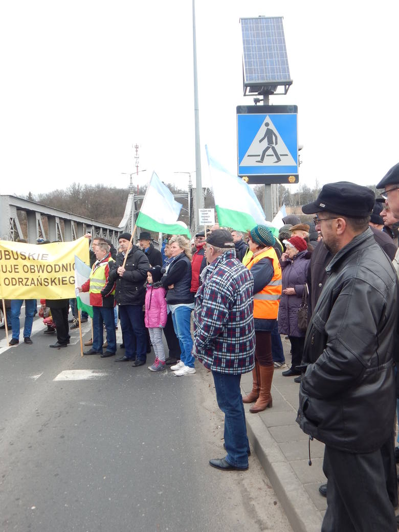 Protest i blokada mostu w Krośnie Odrzańskim