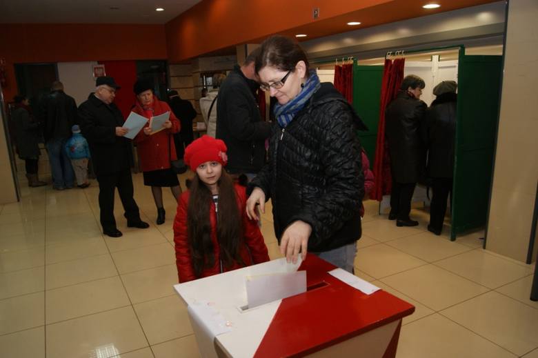 Wybory samorządowe 2014: głosowanie w Rawie Mazowieckiej [ZDJĘCIA]