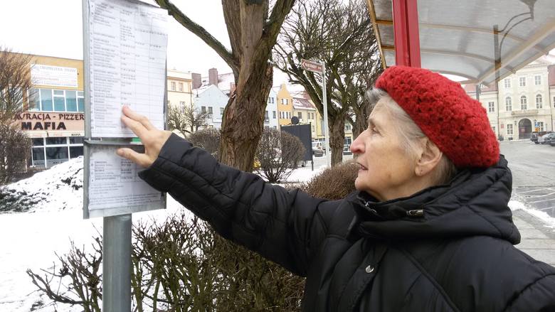 Czesława Malinowska narzeka, że w weekendy jest bardzo mało autobusów miejskich.