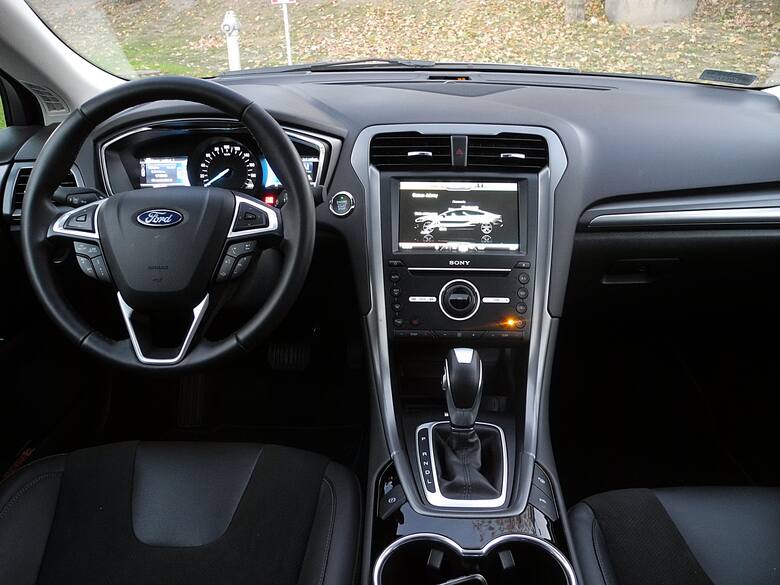 Ford Mondeo IV generacji pojawił się w Europie pod koniec 2014 roku. Samochód dostępny jest w trzech wersjach nadwoziowych, jako 5-drzwiowy liftback,