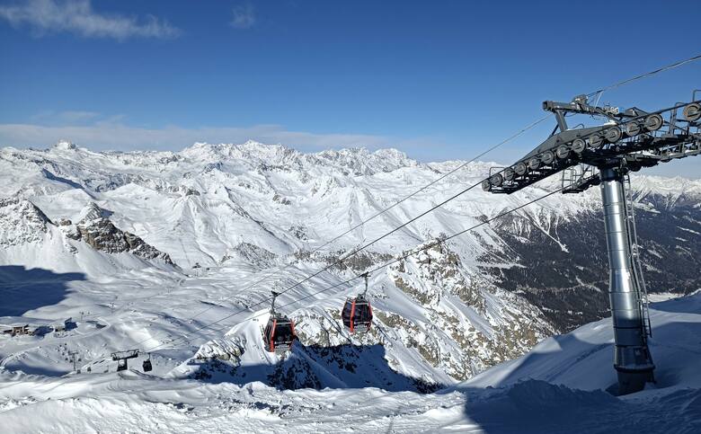 Ośrodki narciarskie w Alpach kuszą wielu narciarzy, także z Małopolski
