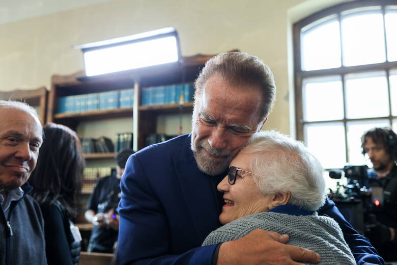 Arnold Schwarzenegger i ocalona z Auschwitz była więźniarka Lidia Maksymowicz