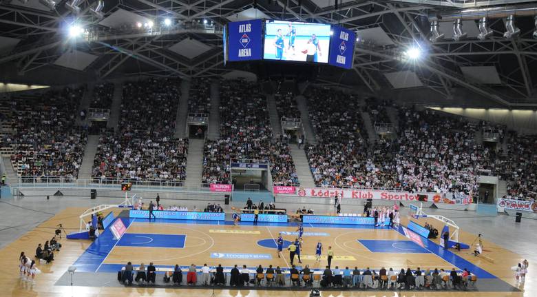 Mecze koszykarzy przyciągały do Areny tysiące kibiców