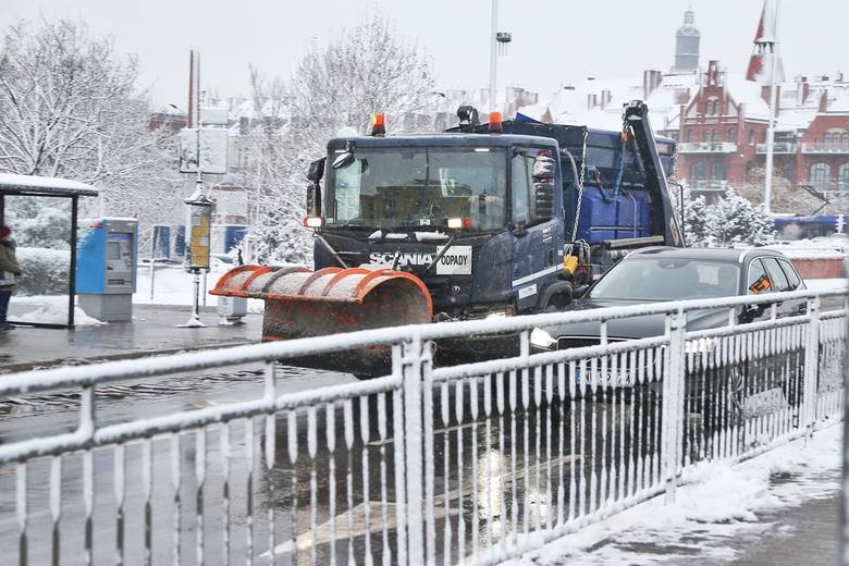 Wrocław: Ostry atak zimy, mnóstwo śniegu, ślisko na drogach!