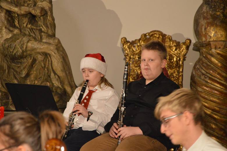 Koncert bożonarodzeniowy uczniów łowickiej szkoły muzycznej [ZDJĘCIA]