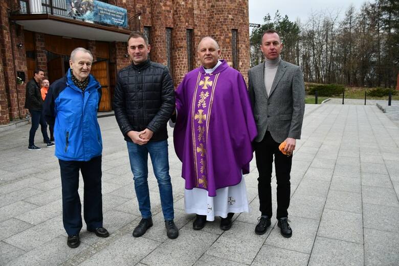 Marek Sławiński po mszy świętej na rozpoczęcie sezonu kolarskiego 30 marca 2023 roku w kościele pod wezwaniem świętego Maksymiliana Marii Kolbego w Kielcach.