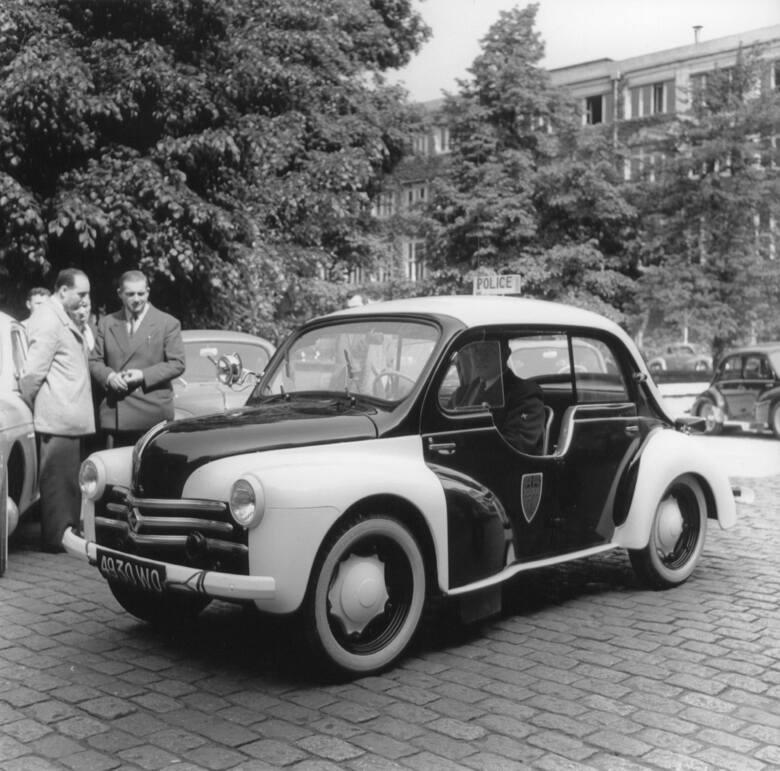 Renault 4 CV POLICE 1955 r., Fot: Renault