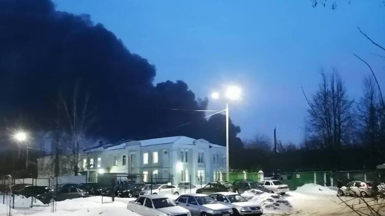 Płonie magazyn paliw w mieście Klińce w zachodniej Rosji.