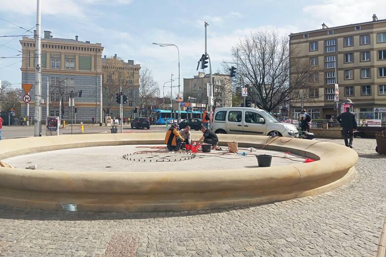 Wrocławskie fontanny przechodzą właśnie kontrole szczelności. Fontanna przy dworcu Świebodzkim napełni się wodą już niedługo.