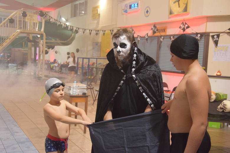 Halloween Pool Party w Skierniewicach [ZDJĘCIA, FILM]