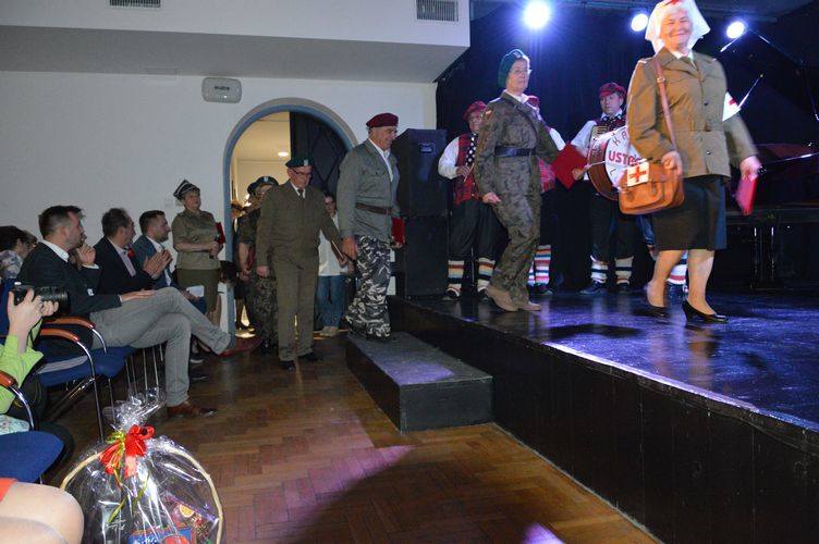 Skierniewiccy seniorzy uczcili 100. rocznicę odzyskania przez Polskę niepodległości